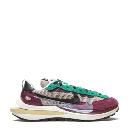 Nike Sacai VaporWaffle “maroon”